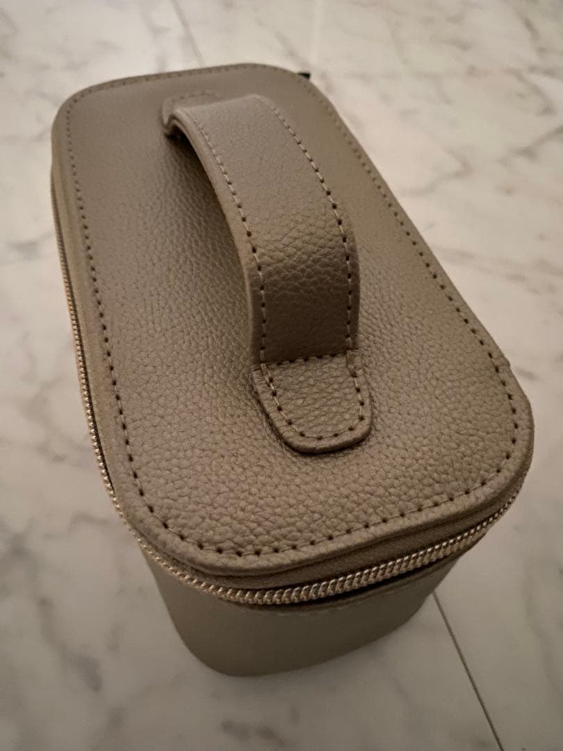 最新❗️未開封‼️ エミレーツ航空ファーストクラス ブルガリBVLGARIポーチ