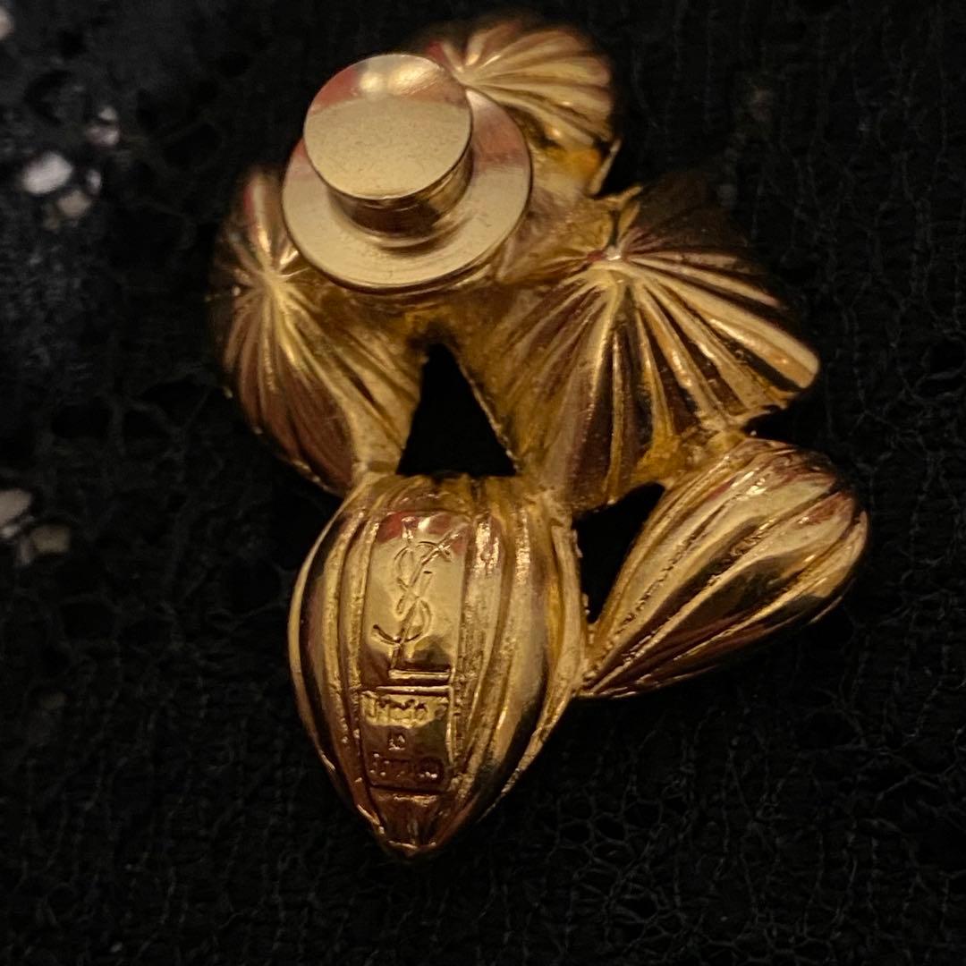 希少 Yves Saint Laurent カラーストーンブローチ
