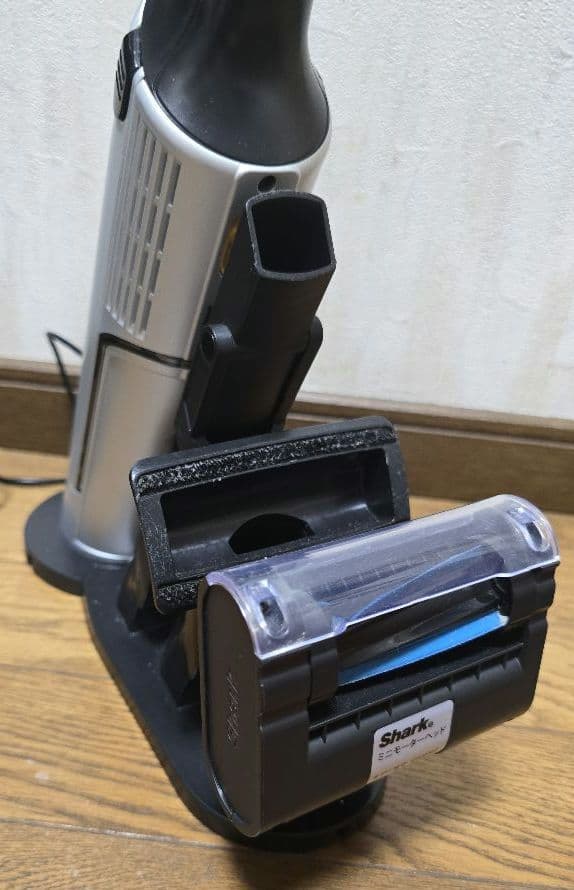 Shark 充電器式ハンディークリーナー