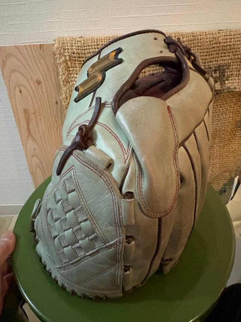 エスエスケイ　硬式用右投げピッチャー用グローブ