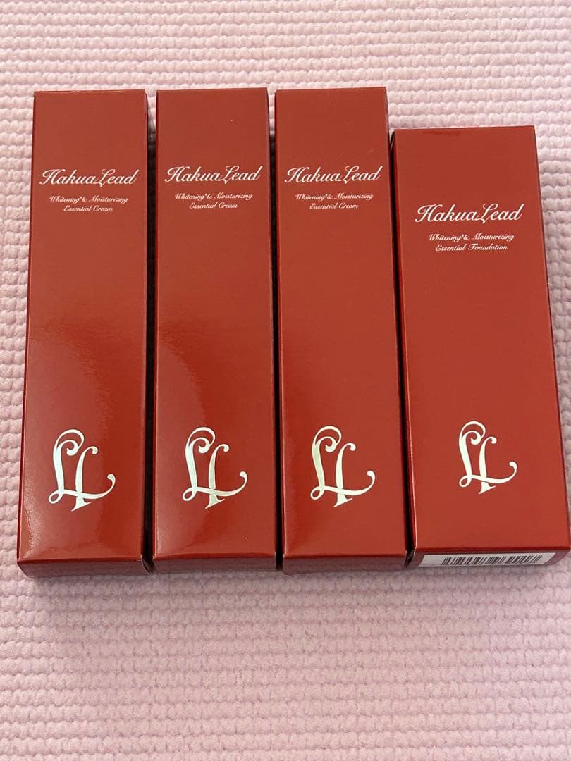 ハクアリードモイスチャライリングエッセンシャルクリーム&ファンデーションセット