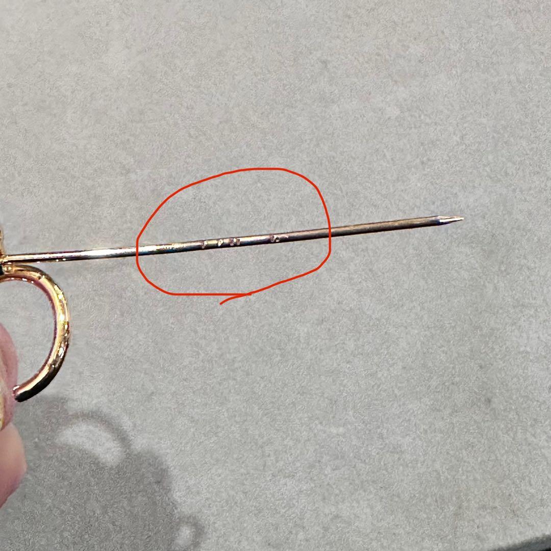 ロエベ ブローチ アナグラム ゴールド