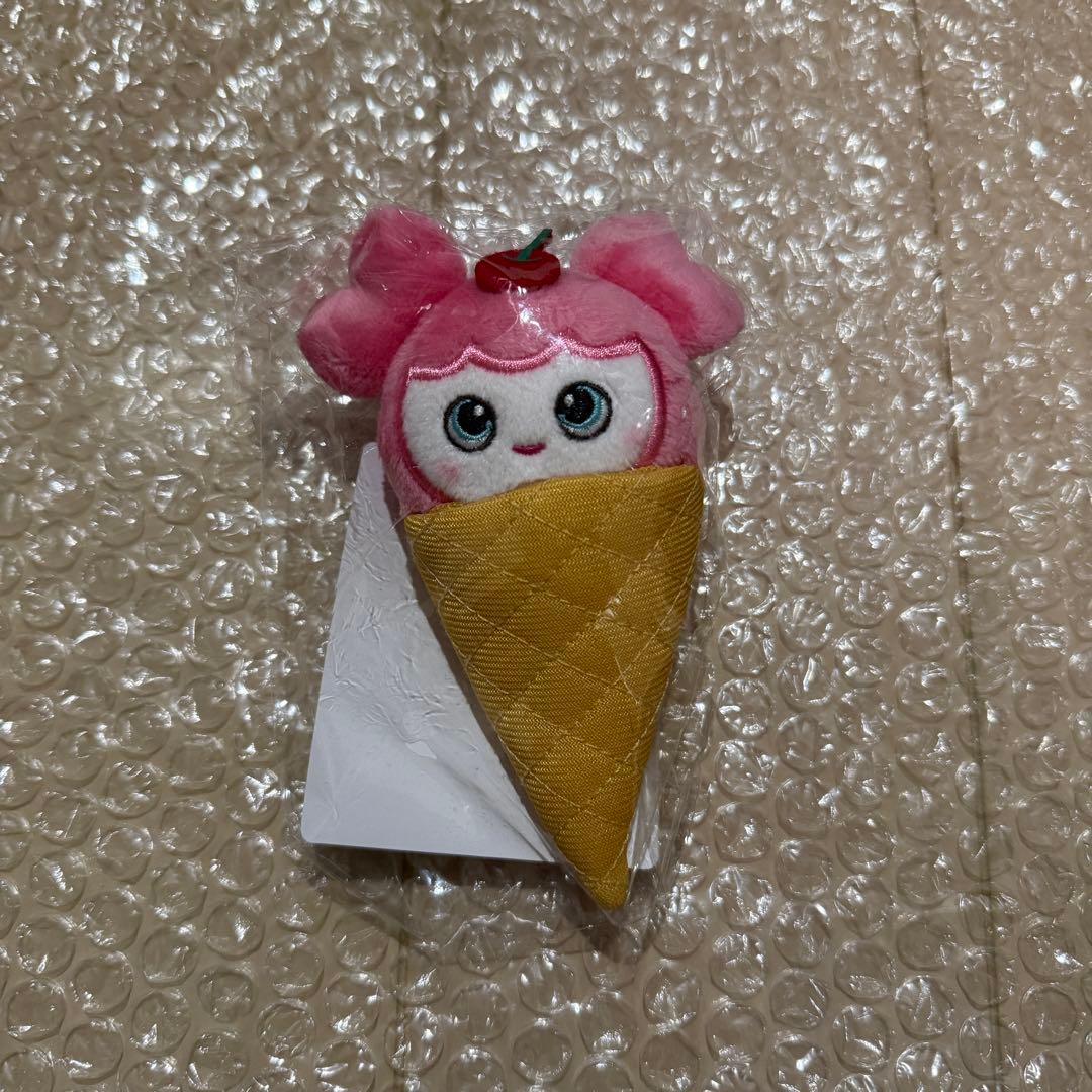 TWICE モモ モブリー BABY LOVELYS アイスぬいぐるみバッチ