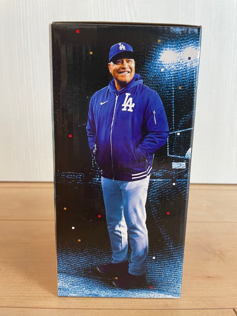 未開封⭐︎４／26球場配布　デイブ・ロバーツ ボブルヘッド フィギュア