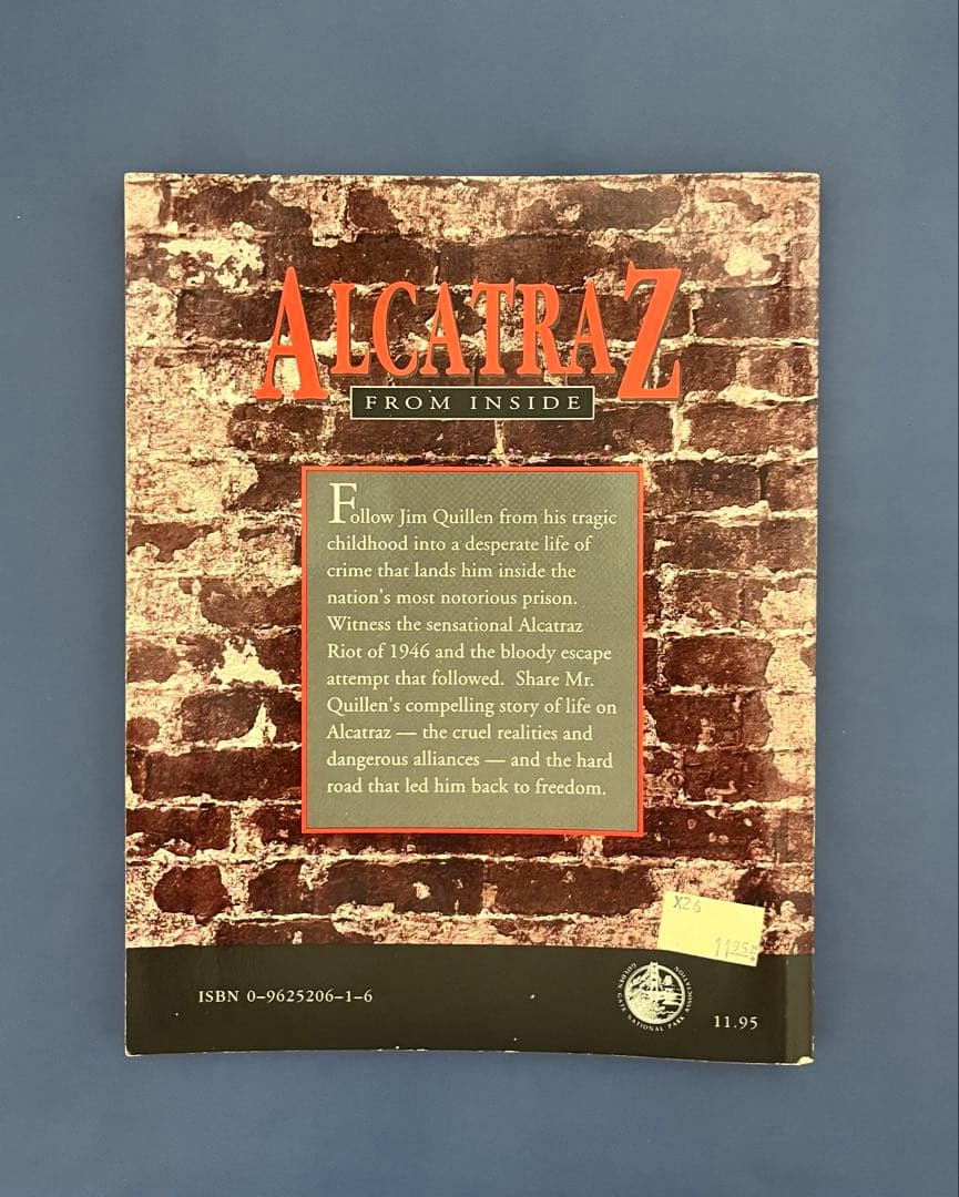 洋書 「Alcatraz from inside」　Jim Quillen著