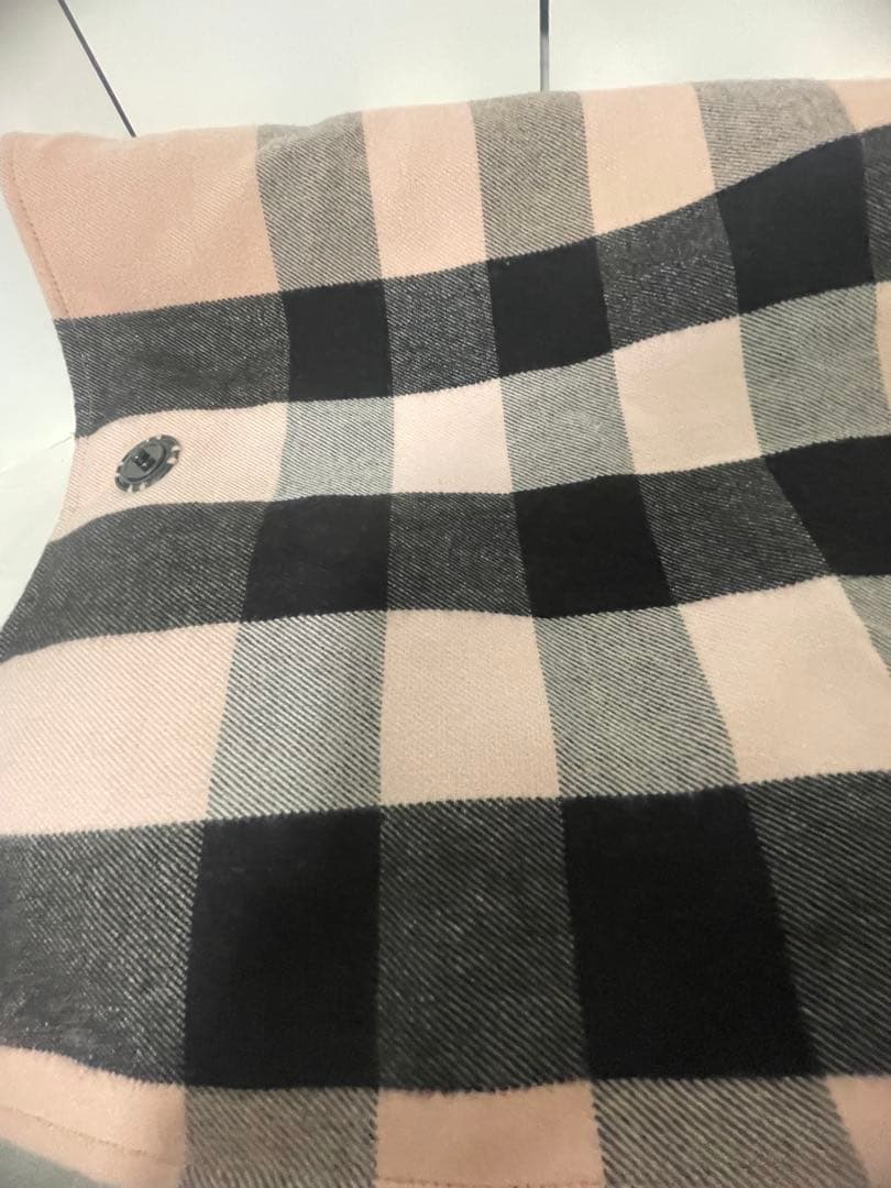 未使用　バーバリーチルドレン　ポンチョ　ケープ　ピンク