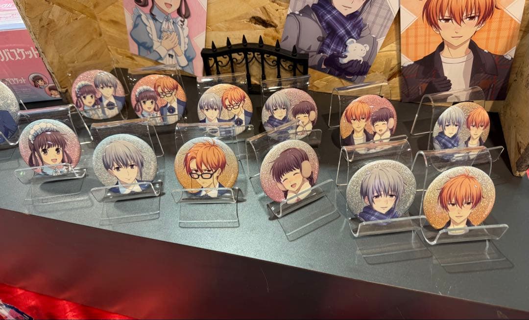 フルーツバスケット ポップアップストア 執事 メイド 雪遊び 缶バッジ特典付き