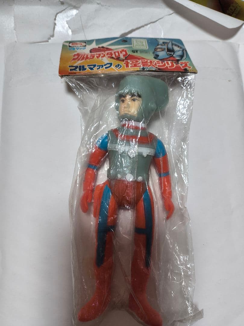 カ*チ様 ウルトラマンタローブルマァクの怪獣シリーズZAT隊員東光太郎役篠田三郎