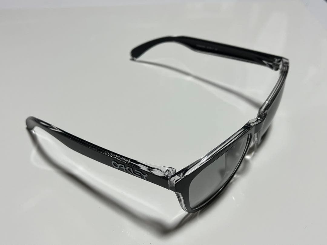 Oakley FROGSKINS アジアンフィットタレックスレンズ付！