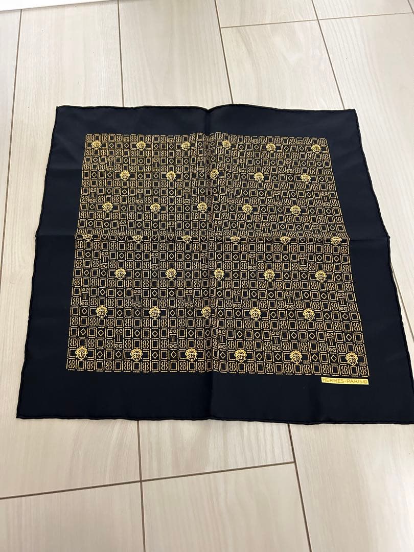 エルメス　HERMES メンズ　ポケットチーフ　希少柄