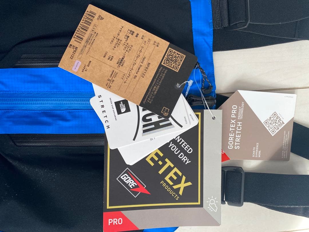 新品タグ付きノースフェイスハイブリッドシアアイスビブレディースハードシェル