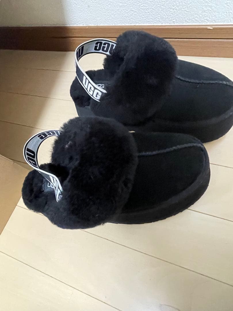 UGG ファンケット　24cm 黒　厚底　ムートン　サンダル　スリッポン