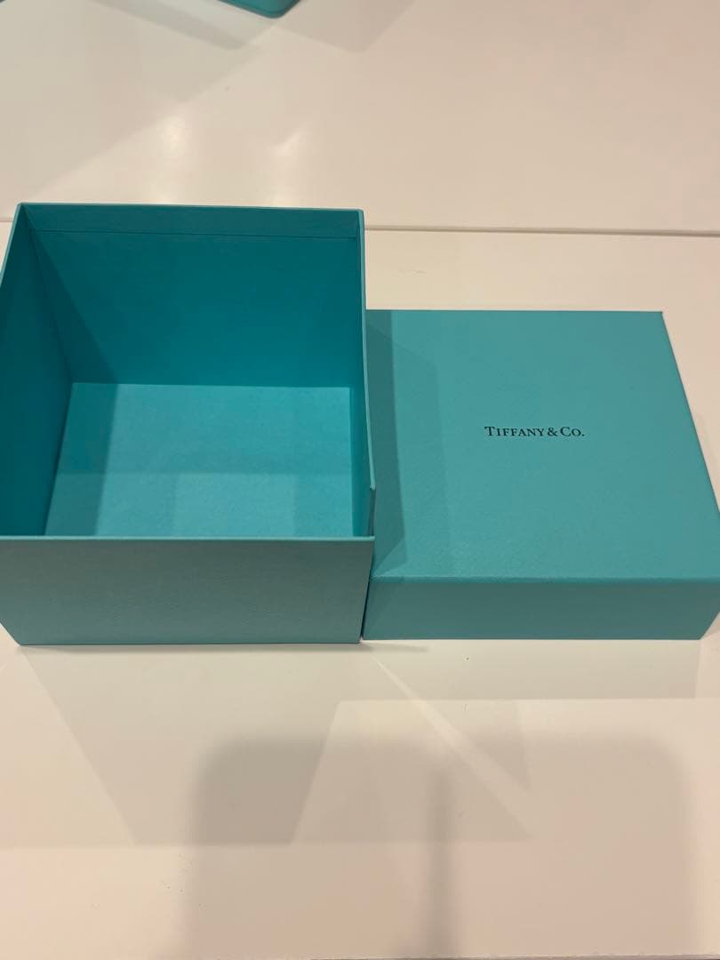 新品未使用　ティファニー 腕時計 ケース ブルーBOX 空箱