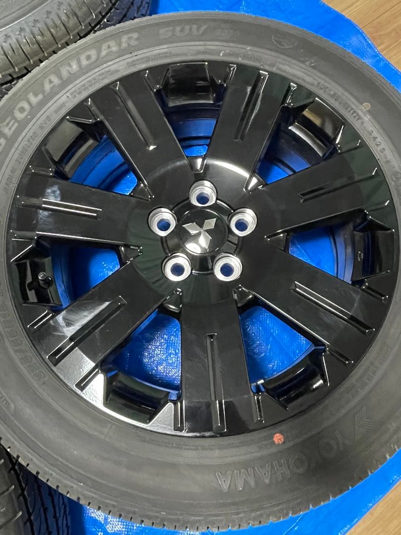 三菱デリカD5 シャモニー タイヤ ホイール【新車外し】1点ずつ出品　（1/4）