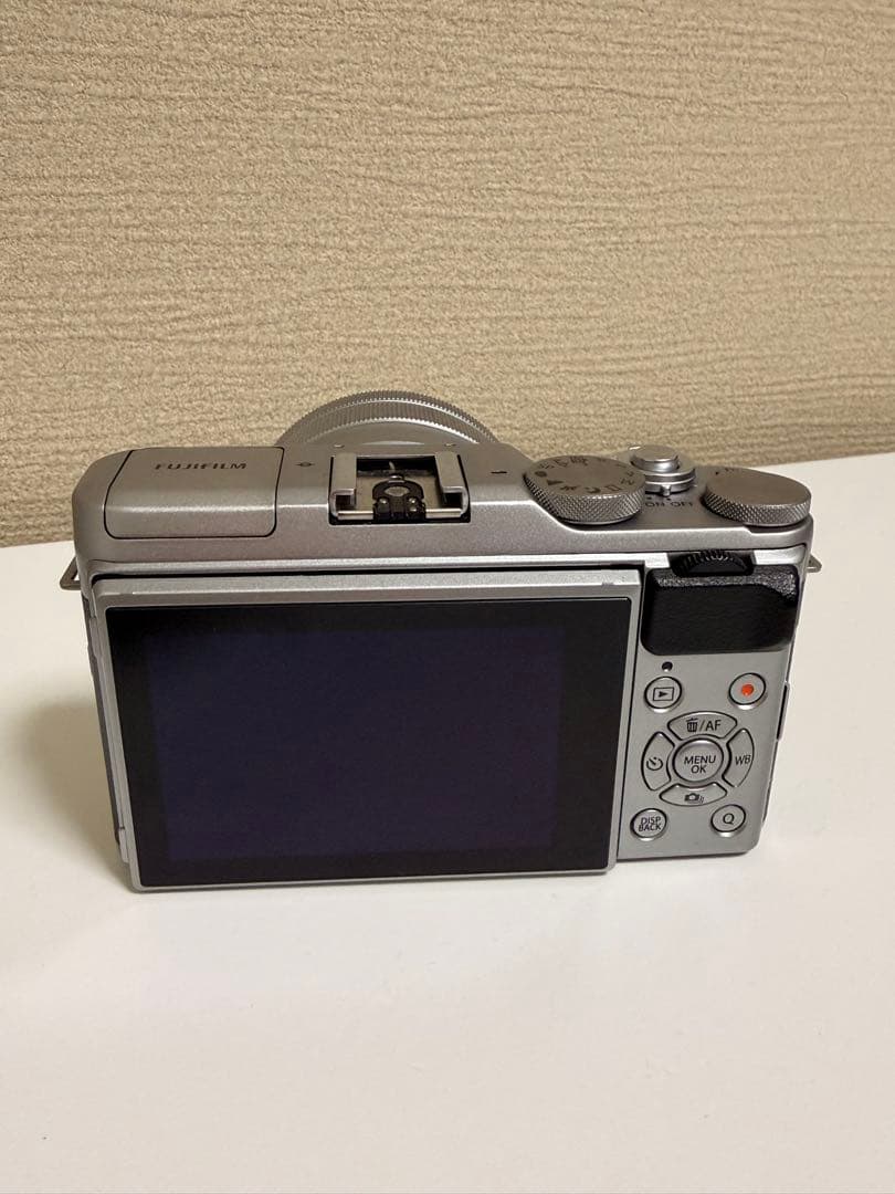 Fujifilm X-A5 シルバー