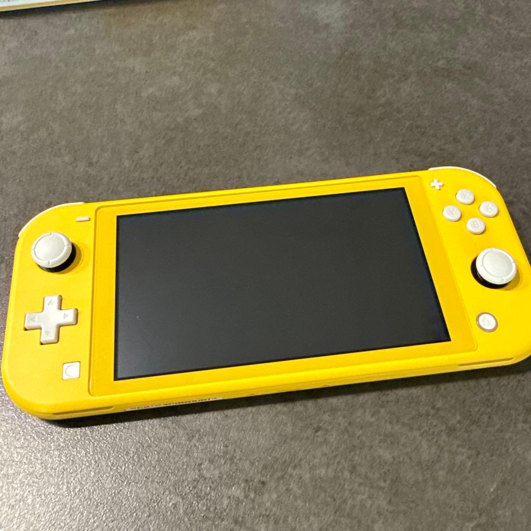 と*。様 Nintendo Switch Lite イエロー 本体