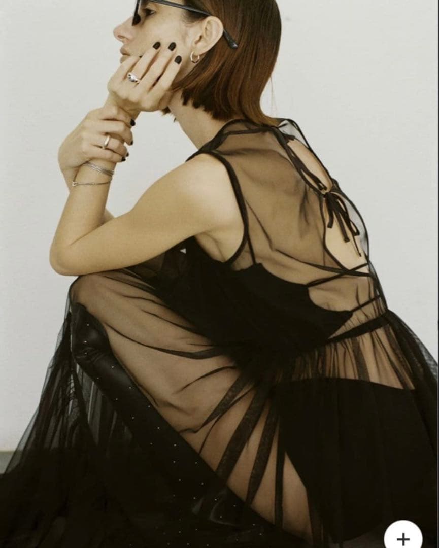 Ameri　BLACK TULLE WAVE TIERED DRESS