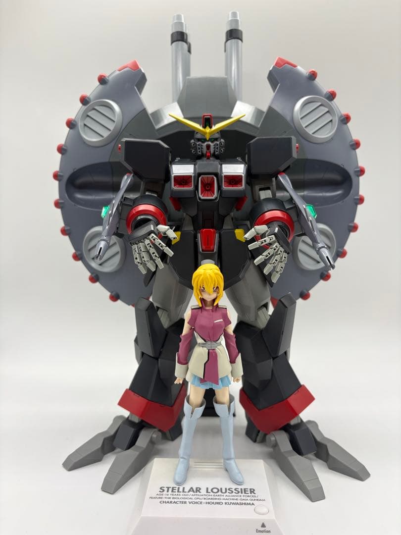 HGCE デストロイガンダム 組み立て済み品　オマケ付ステラフィギュア