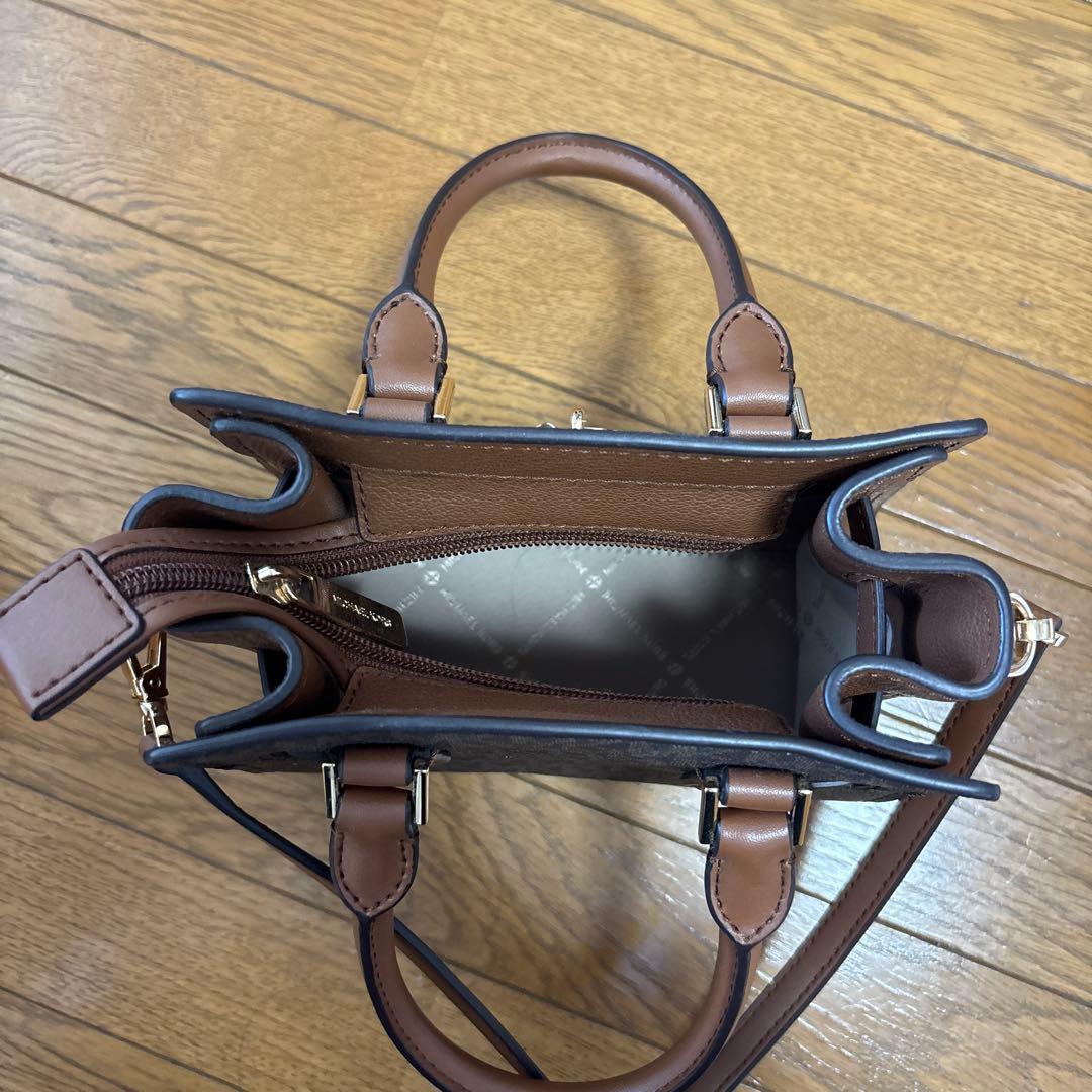 Michael Kors ブラウン ショルダーバッグ