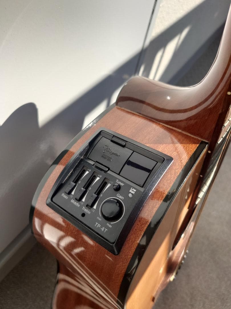 A*o様 ギターTakamine EG340C エレアコ・クエレクトリック・アコ