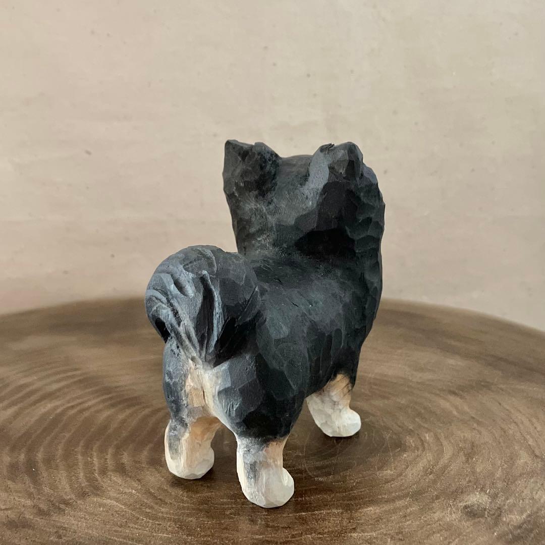 木彫りのチワワ(ブラック&タン)