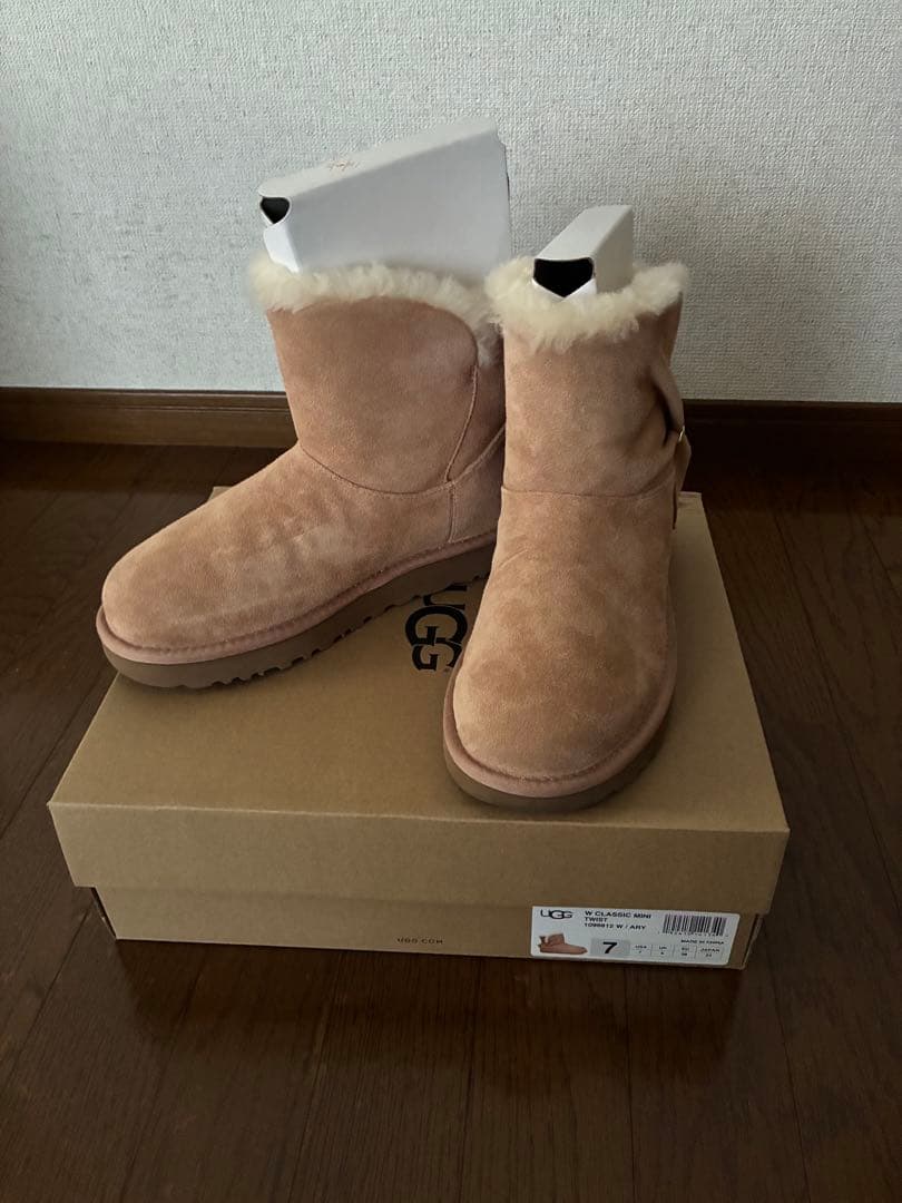 UGG ベージュ ムートンブーツ サイズ7