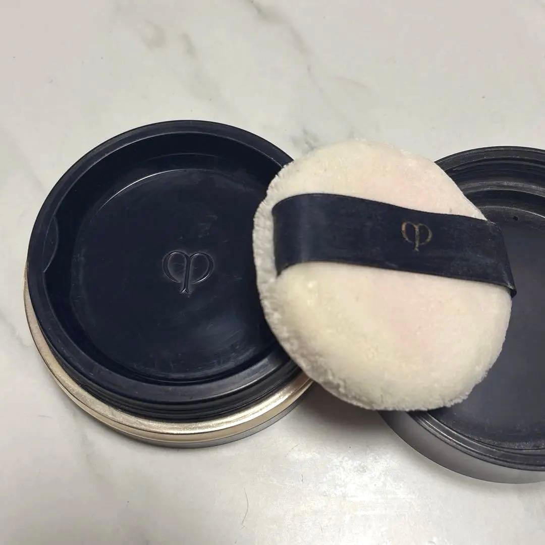 クレ・ド・ポー・ボーテ プードルトランスパラントn 1 ライト