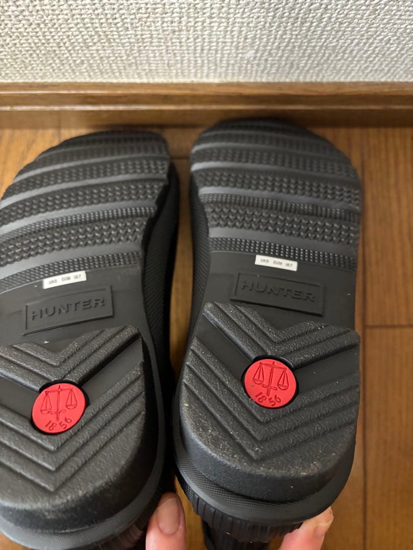 新品、未履用！！HUNTER レディースオリジナルチェルシーブーツ　黒