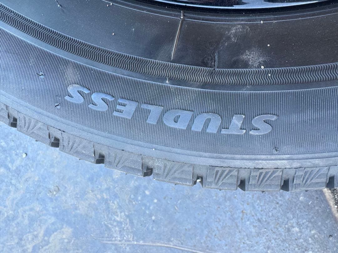 スタッドレス　ブリザックVRX3 2023 リフター　ベルランゴ　ドブロ