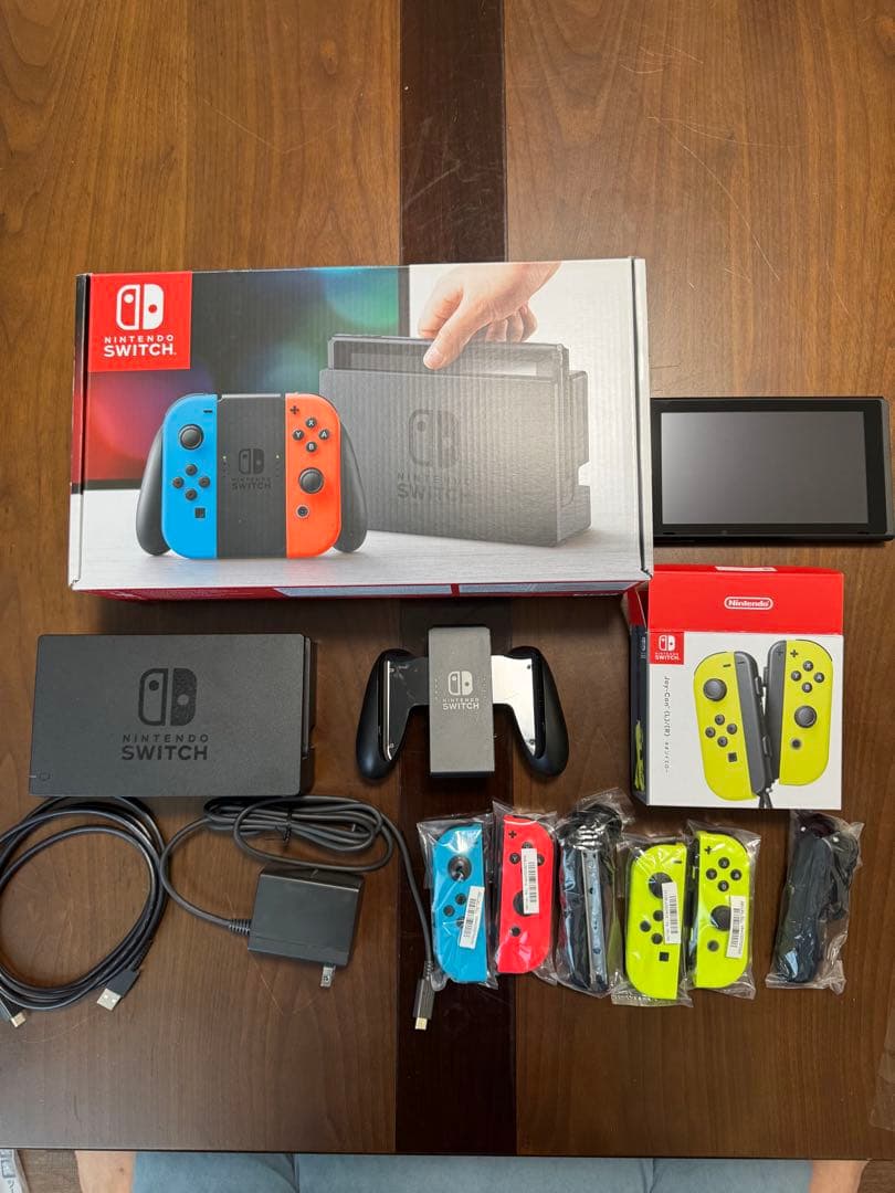 Nintendo Switch 本体および周辺機器
