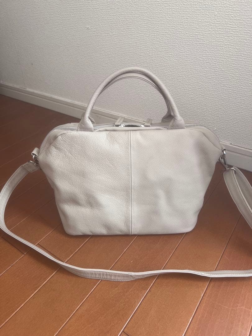 ear PAPILLONNER レザーフラップバッグS