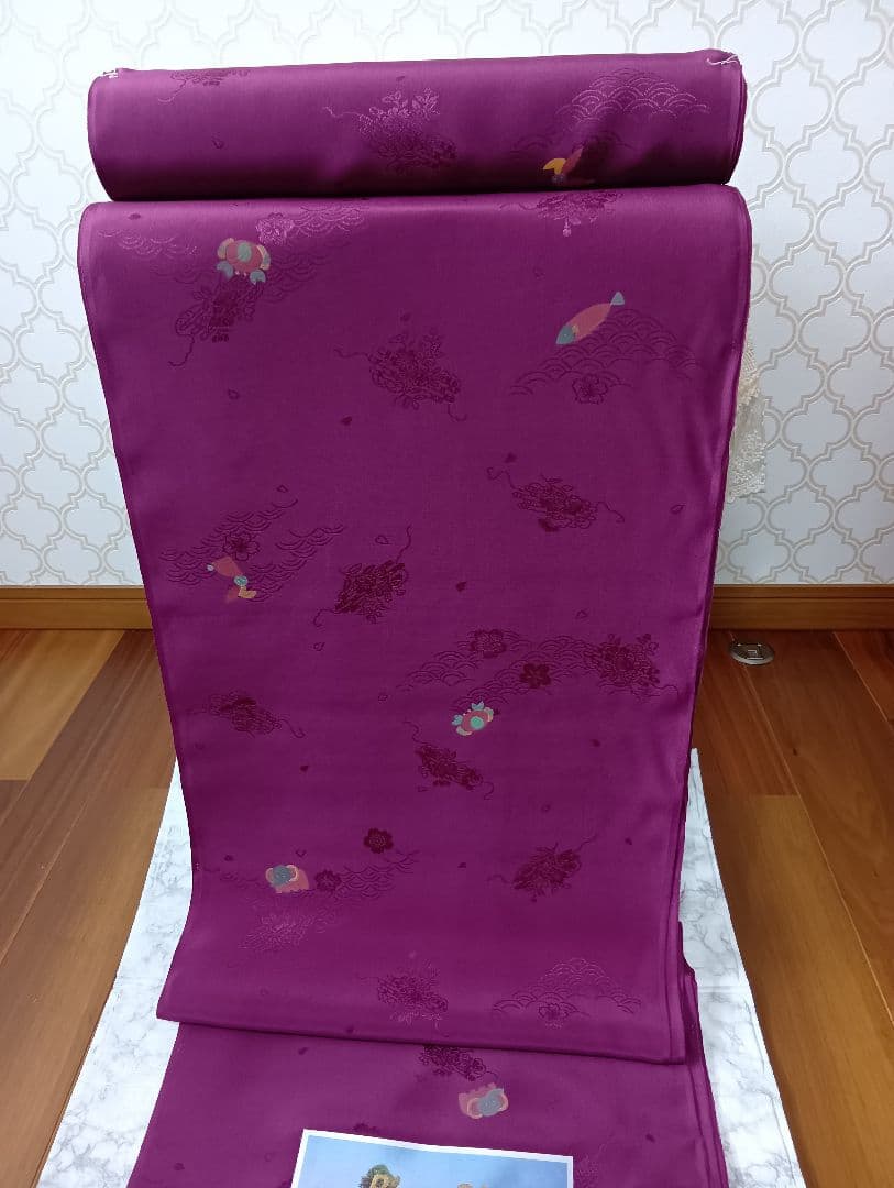 未使用　反物■御襦袢地　赤紫色　正絹　動物　花柄