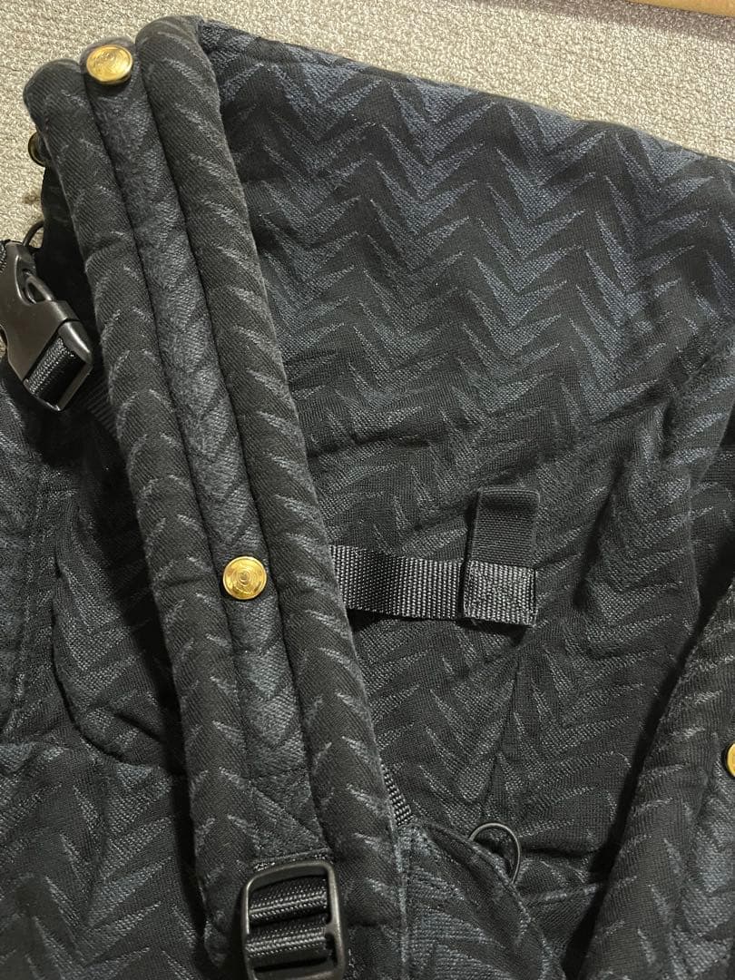 アーティポッペ 抱っこ紐 アローゾロ ザイガイスト ブラック