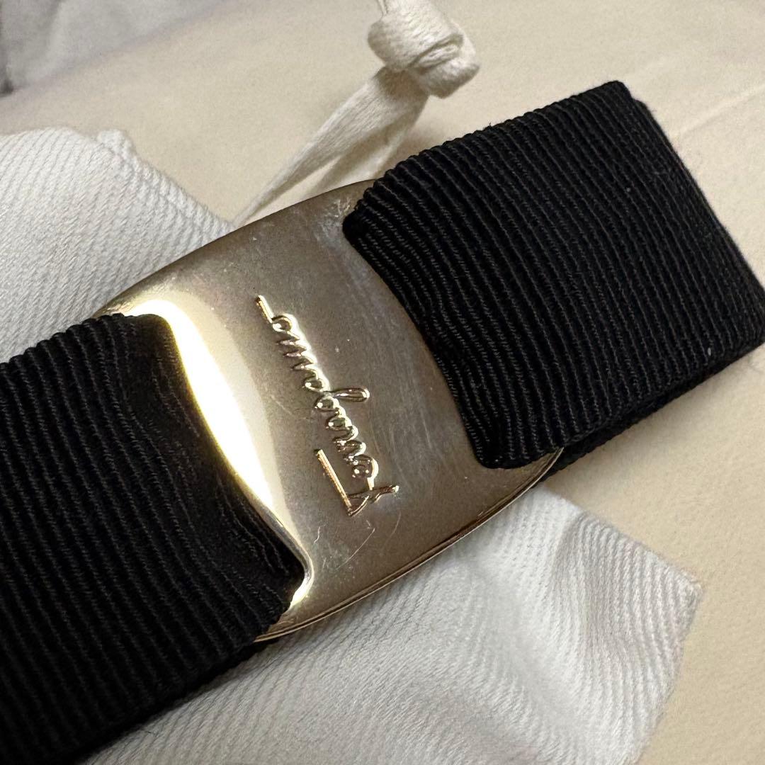 サルヴァトーレフェラガモ ヴァラリボン バレッタ