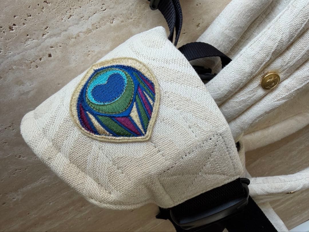 アーティポッペ 抱っこ紐 ホワイト 箱付き