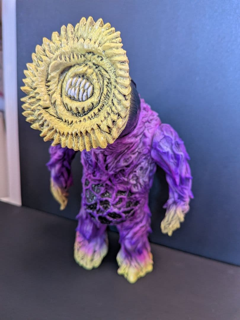 暗黒エンターテイメント 植物怪獣 乙式　ソフビ