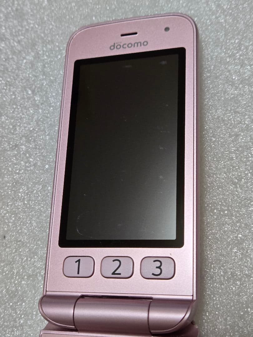 ドコモ らくらくホン F01M ピンク　説明書・充電器付