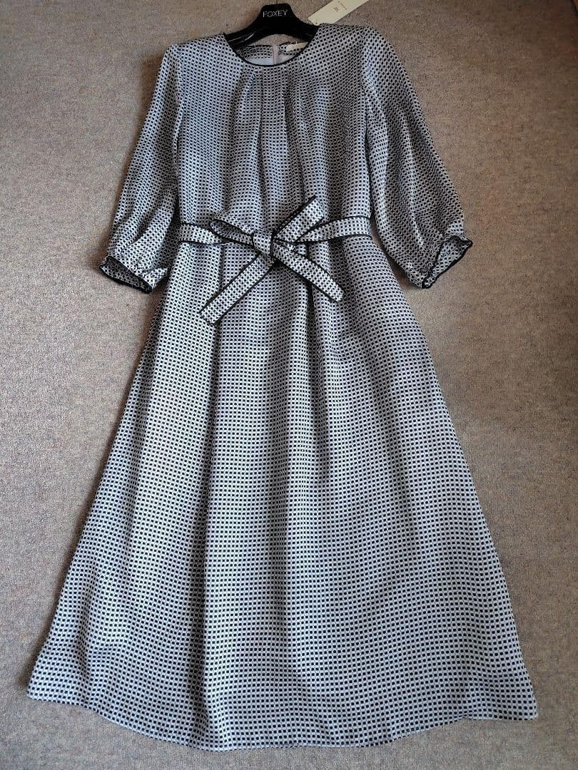 新品　 AMACA アマカ　アバカスドットプリントワンピース40薄灰46200円