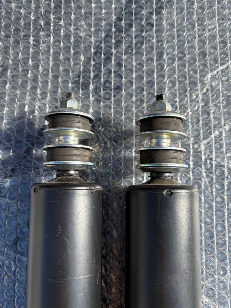 【美品】 TOYOTA 200系ハイエース 純正ショックアブソーバー 2WD