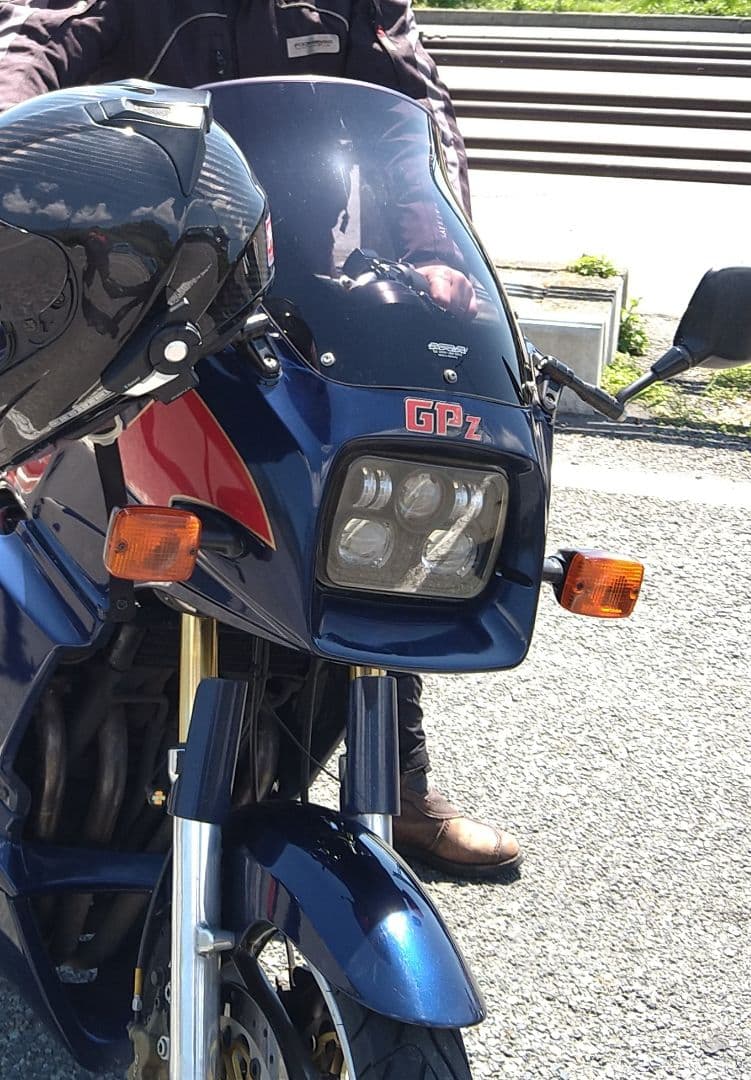 【ボルトオン　ワンオフ加工済】GPz750F LED　プロジェクターライト