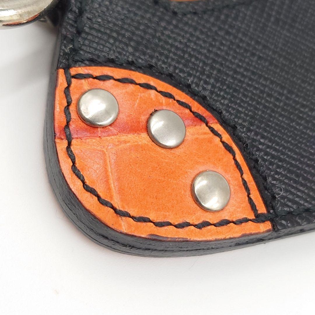 PRADA キーホルダー バッグ型 チャーム 黒 サフィアーノレザー プラダ