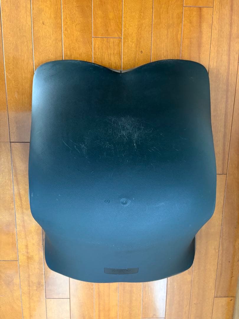 MTG スタイルプレミアム ブラック バタフライ型 姿勢矯正クッション