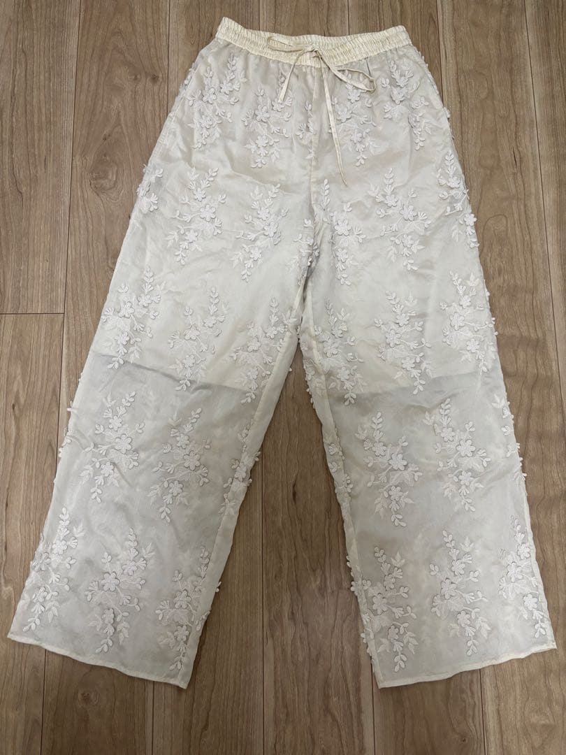 y…♡ セルロースナイロン エンブロイダリーパンツ