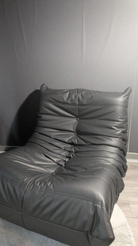 トーゴソファ　オットマン付き　1人用　リプロダクト　　レザー　黒