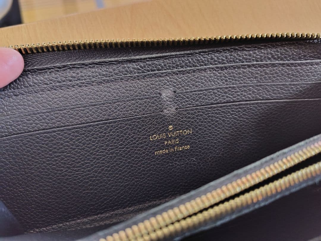 ルイヴィトン　モノグラム　アンプラント　ジッピーウォレット　長財布