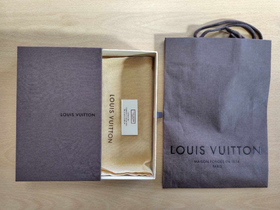 ルイヴィトン　モノグラム　アンプラント　ジッピーウォレット　長財布