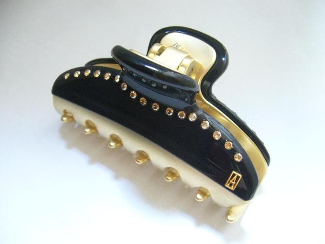 ☆美品☆アレクサンドルドゥパリ●クリスタル付きクリップ/ブラック/Mサイズ