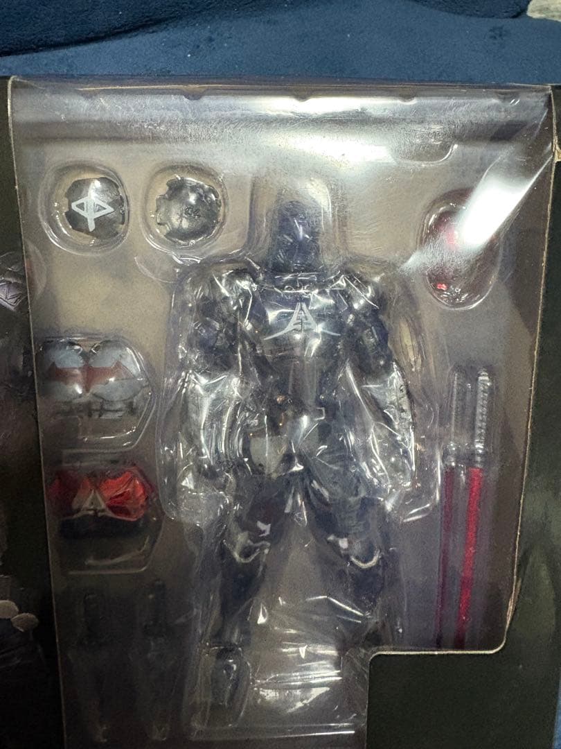 アメイジング　ヤマグチ　バットマン　アーカムナイト　リボルテック　新品　未開封