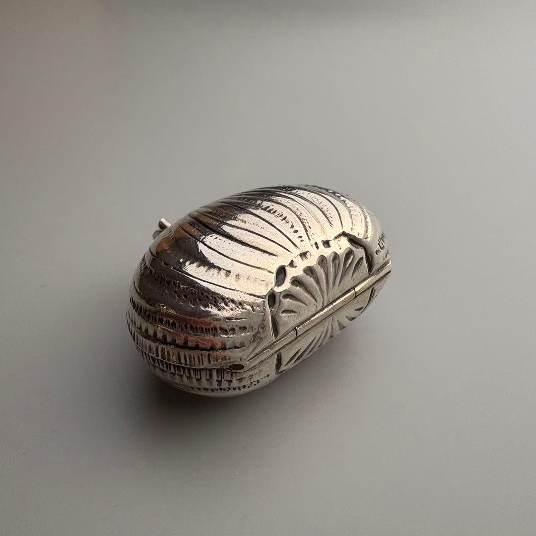 イタリア800純銀 毛栗の形をした小箱 シルバー製栗型小物入れ