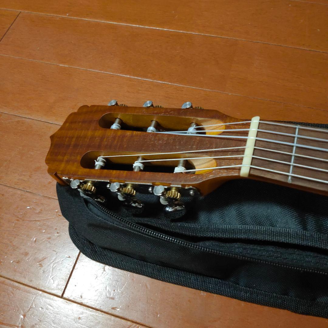 Aria ATU-180/6K 6弦ウクレレ